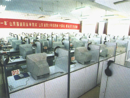电脑教学组合设备